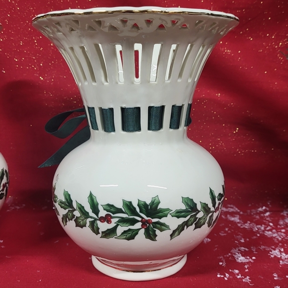 ❄️ (VINTAGE) Madison & Max:: Christmas Vases - Picture 6 of 12